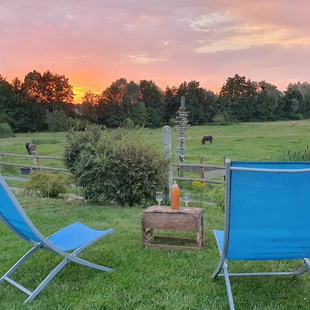 Les Mout'Anes Bed & Breakfast Saint-Hilaire-sur-Helpe Exterior foto