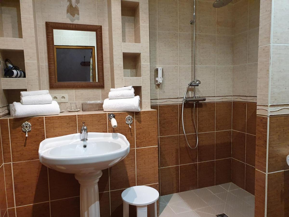 Les Mout'Anes Bed & Breakfast Saint-Hilaire-sur-Helpe Exterior foto