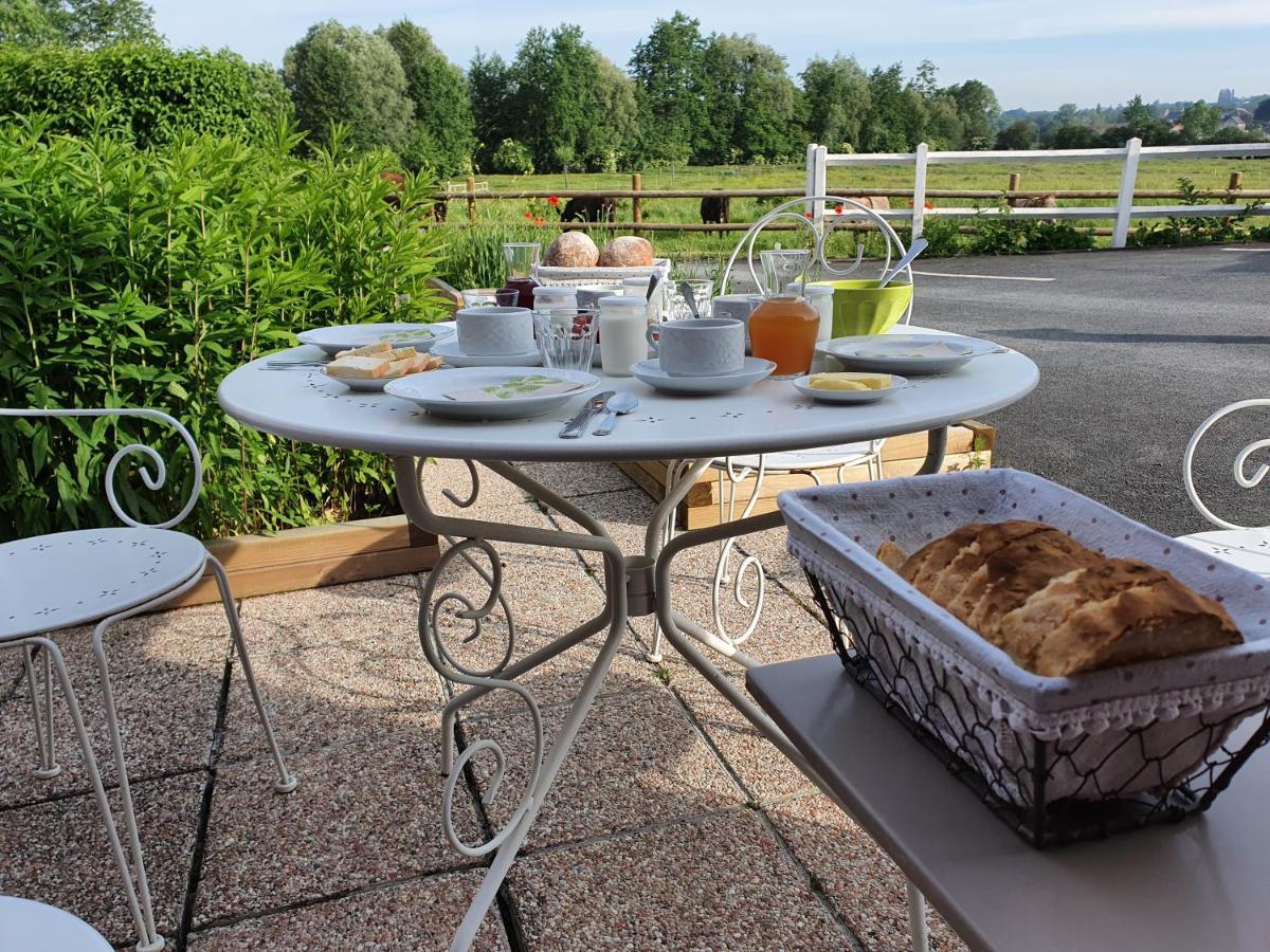 Les Mout'Anes Bed & Breakfast Saint-Hilaire-sur-Helpe Exterior foto