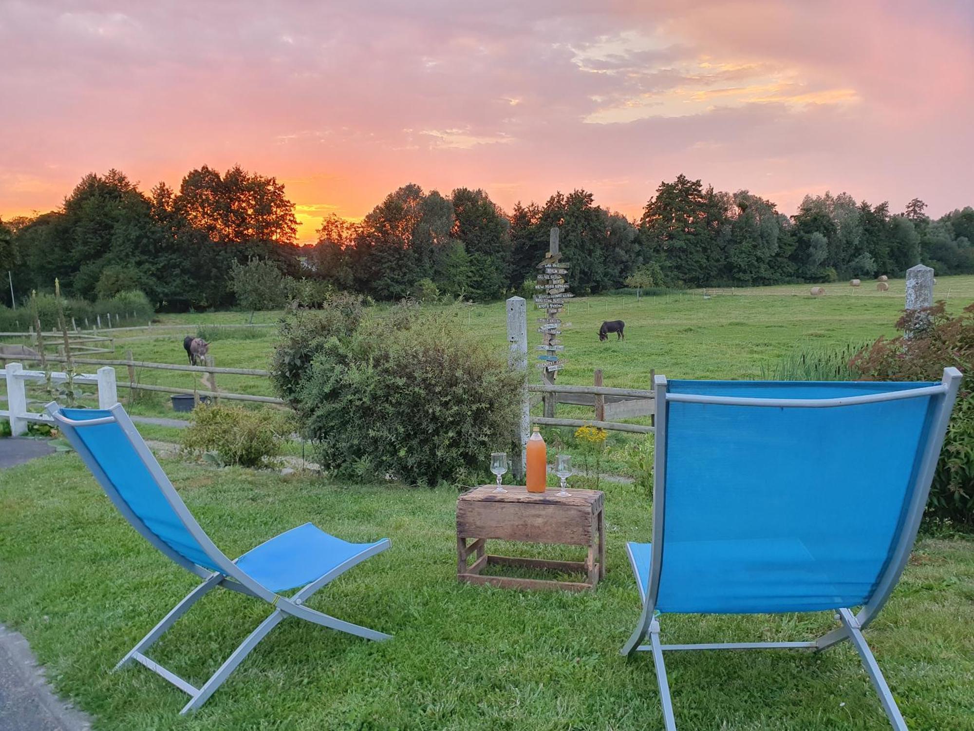 Les Mout'Anes Bed & Breakfast Saint-Hilaire-sur-Helpe Exterior foto